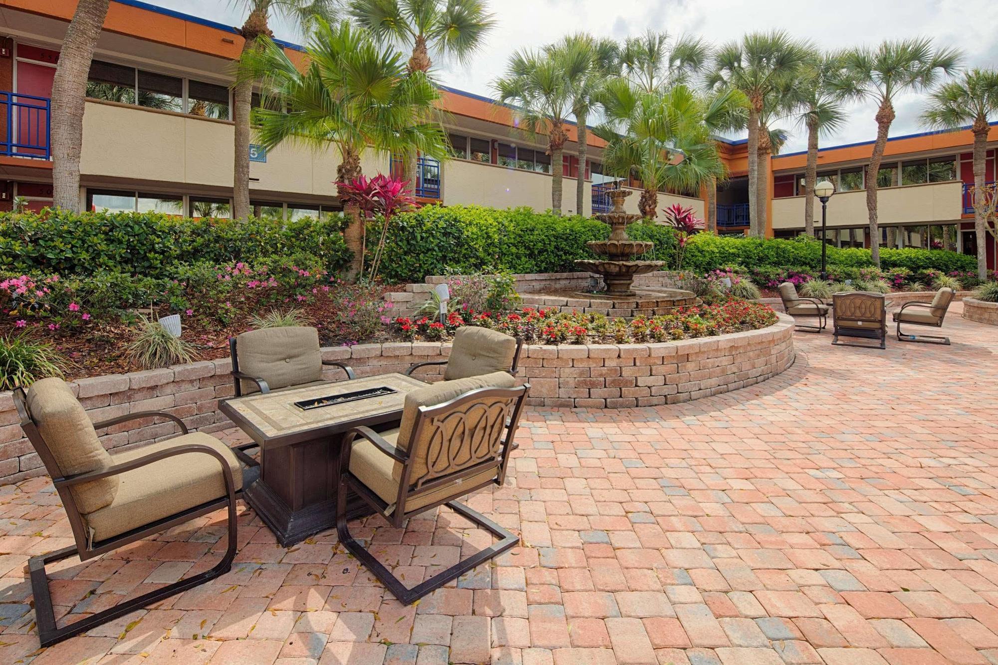Maingate Kissimmee Hotel Exterior photo
